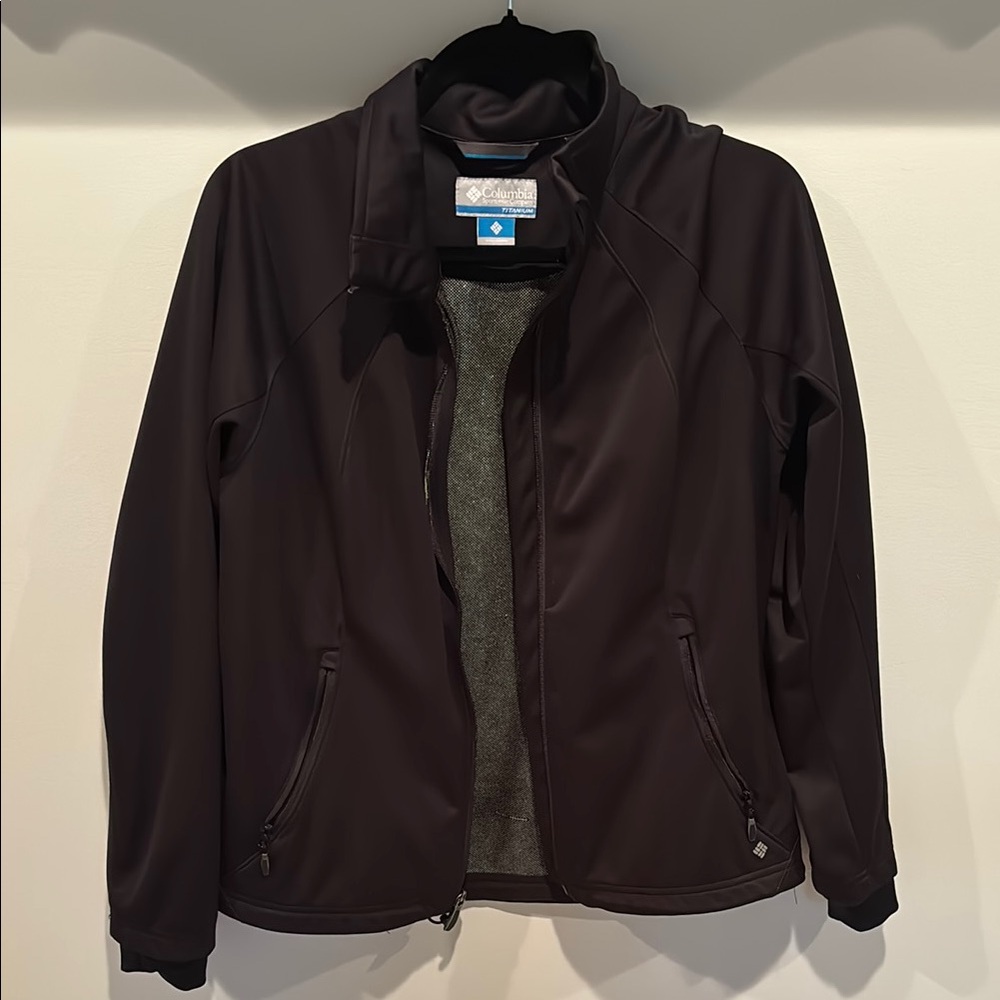 Columbia Titanium Black womens Softshell Jacket size Large